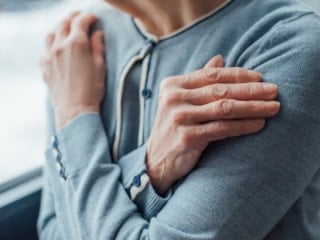 Geçmeyen kronik ağrılara omurilik pili ve drez ameliyatıyla veda