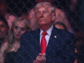 Dünya İslamabad’a kilitlenirken Trump kafes dövüşü izledi