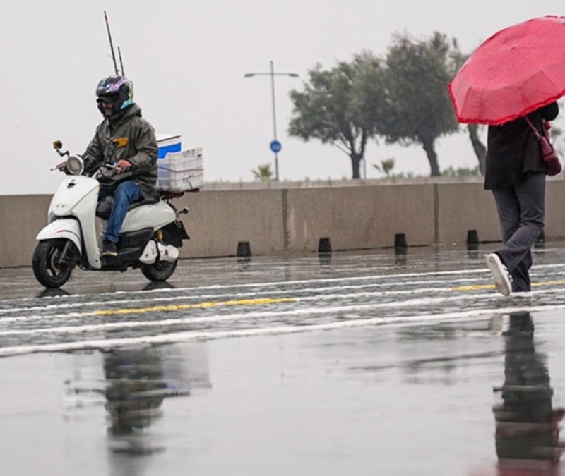 Yağışlı hava birçok bölgede devam edecek: Sıcaklıklar mevsim normallerinde seyredecek
