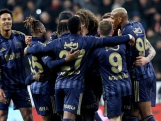 Fenerbahçe'de şampiyonluk umutları tavan! 5'te 5 yaparsa şampiyonluğunu ilan edecek...
