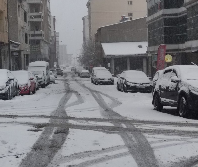 Ardahan'a kış geri geldi