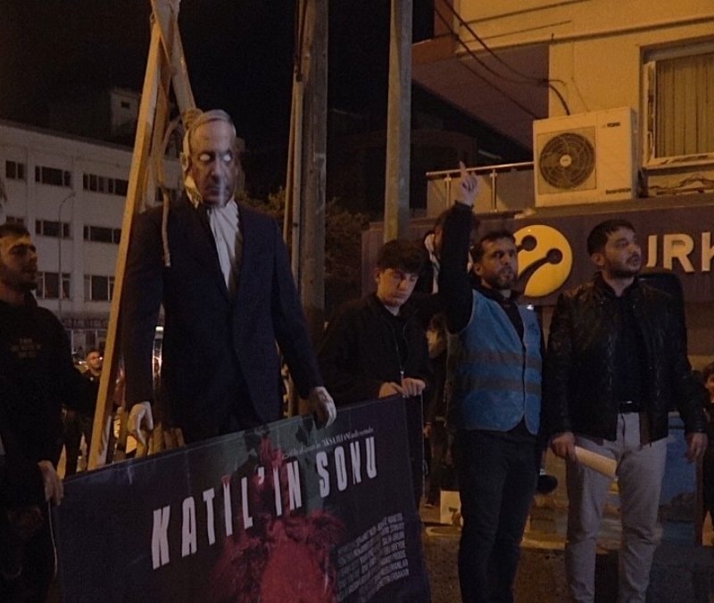 Hatay’da Netanyahu'nun mankenini idam ettiler