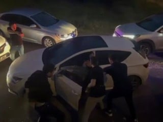 İstanbul'da silahla tehdit ettiği çiftin otomobilini gasbetti: Tutuklandı