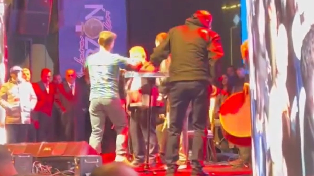 Trabzon Günleri'nde İsmail Türüt'ten Rizespor atkısına tepki