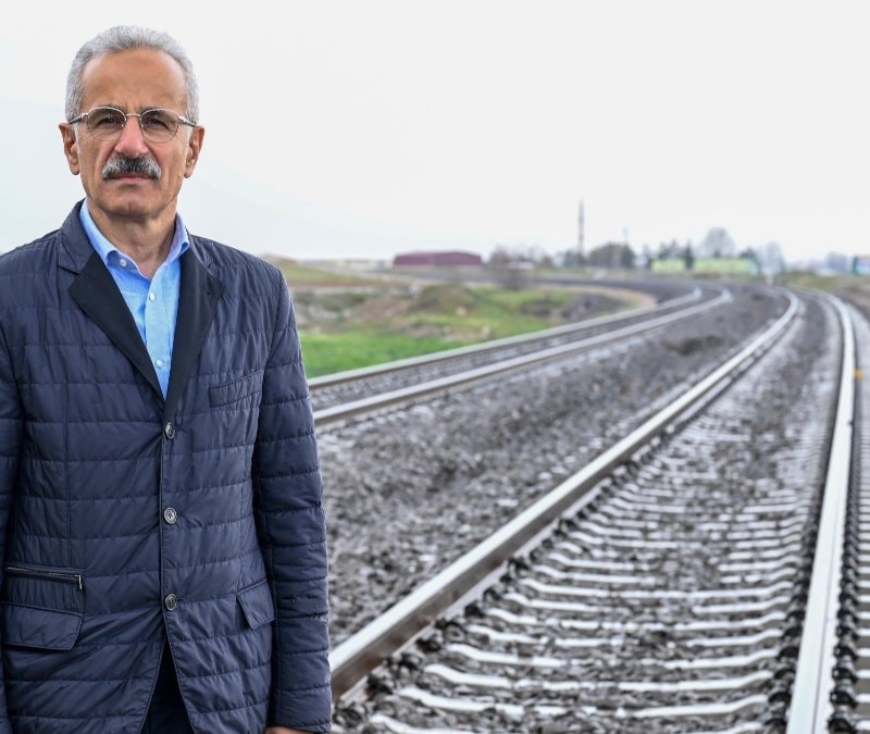 Abdulkadir Uraloğlu: Suriye sınırındaki 350 kilometrelik hat tren trafiğine açıldı