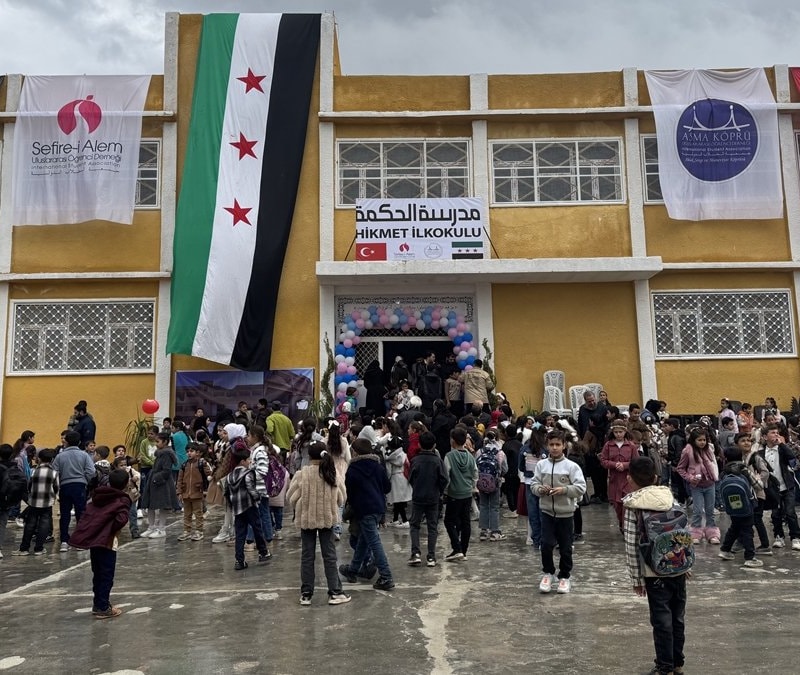 İdlib'te zarar gören okul, Türkiye'nin desteğiyle yeniden eğitime başladı