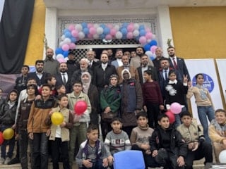 İdlib’de savaşın izleri siliniyor: Türkiye’nin desteğiyle okul yeniden eğitime açıldı