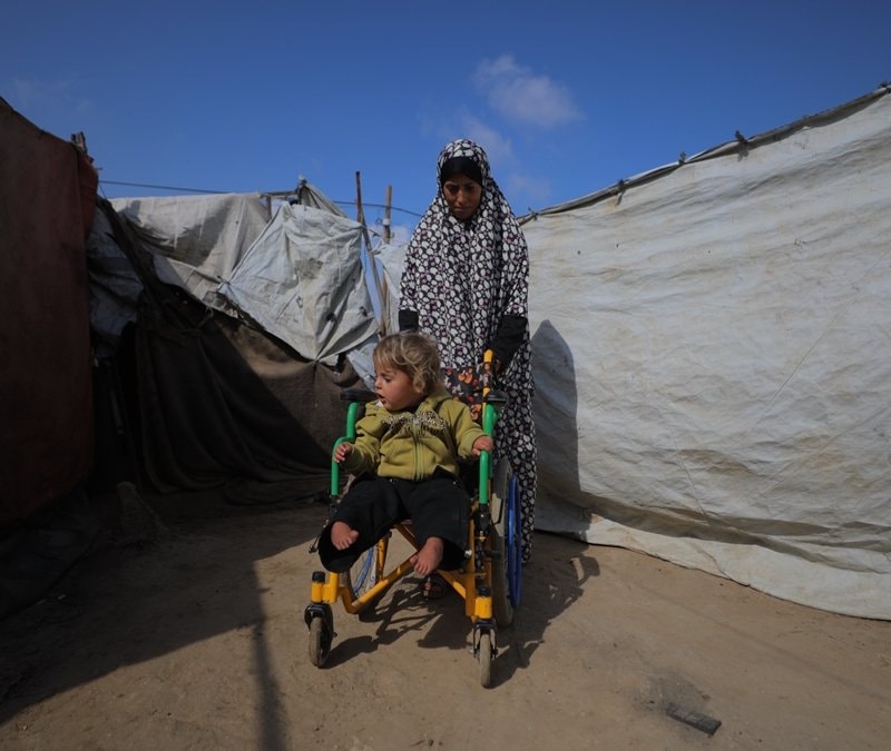 İsrail saldırısında yaralanan 4 yaşındaki Kamer, yeniden yürüyebilmenin hayalini kuruyor