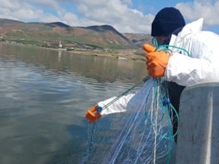 Çorum’da kaçak avcılığa darbe: Baraj gölünde kilometrelerce ağ ele geçirildi