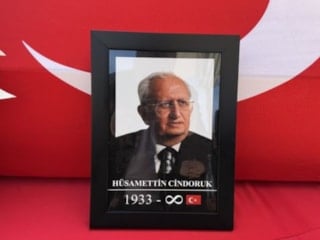 Hüsamettin Cindoruk cenazesinde CHP gerilimi