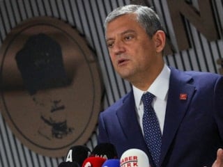 Kemal Kılıçdaroğlu ile Özgür Özel arasında "tokalaşma" krizi: Dalgınlıktır