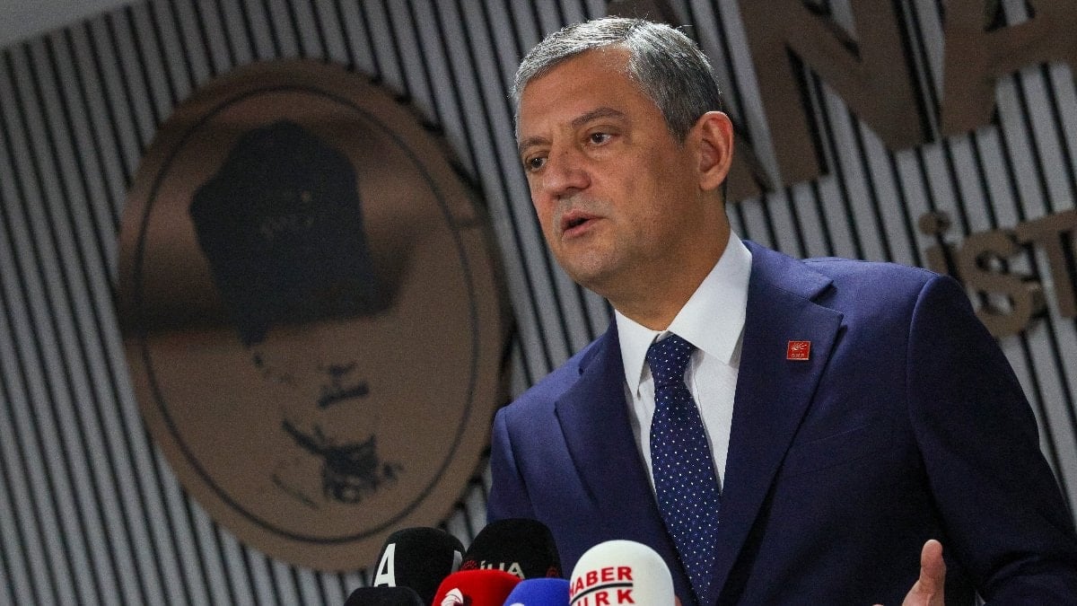 Kemal Kılıçdaroğlu ile Özgür Özel arasında "tokalaşma" krizi: Dalgınlıktır