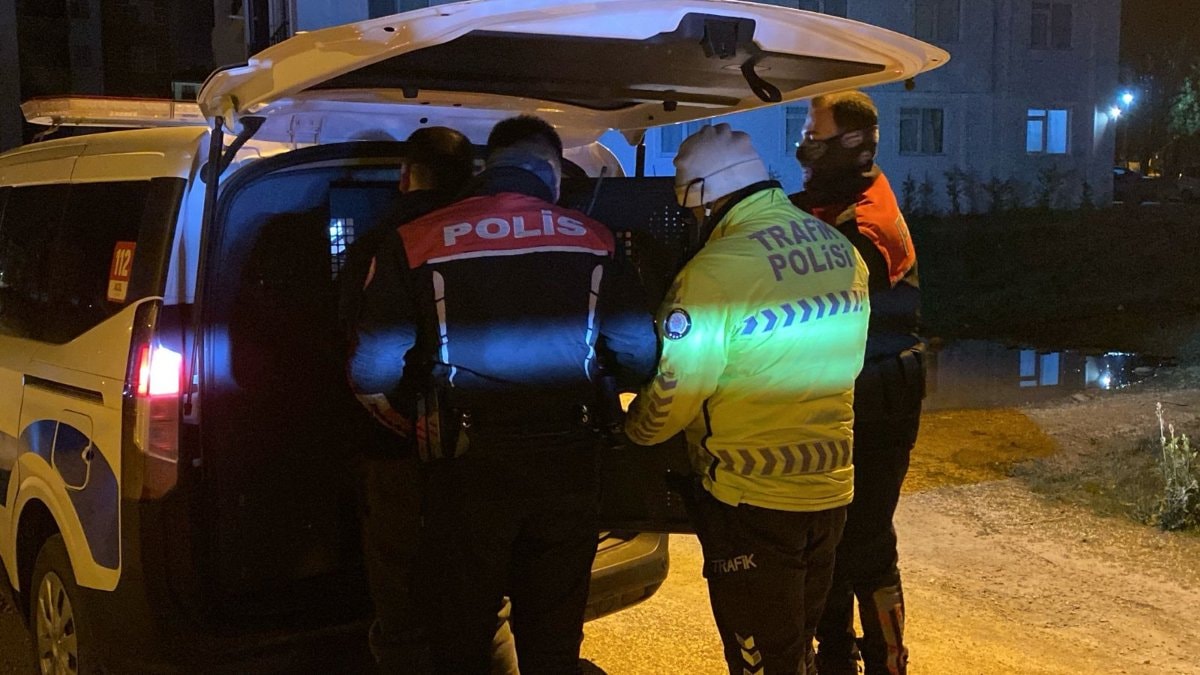 Bolu'da alkolmetreye üflemeyen ehliyetsiz sürücüye 200 bin lira ceza