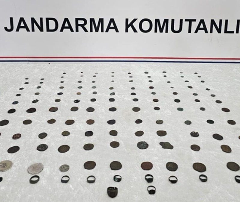 Düzce'de tarihi eserleri satmaya çalışan şüpheliler yakalandı