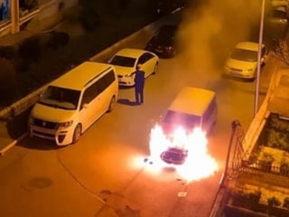 Ankara'da kayınvalidesinin evinin önünde aracını yakıp havaya ateş açan şahıs yakalandı