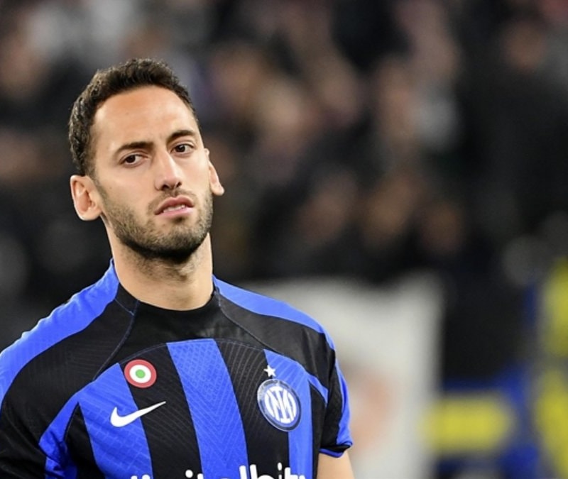 Hakan Çalhanoğlu'nun geleceği netleşti: İnter'de mutlu, Galatasaray gündemde yok