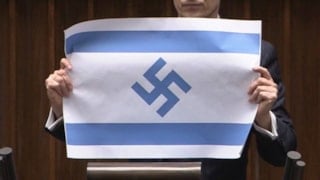 Polonyalı vekilden Nazi sembollü İsrail bayrağı protestosu