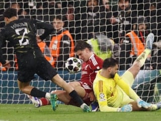 Şampiyonlar Ligi'nde Paris St Germain ve Atletico Madrid yarı finale yükseldi