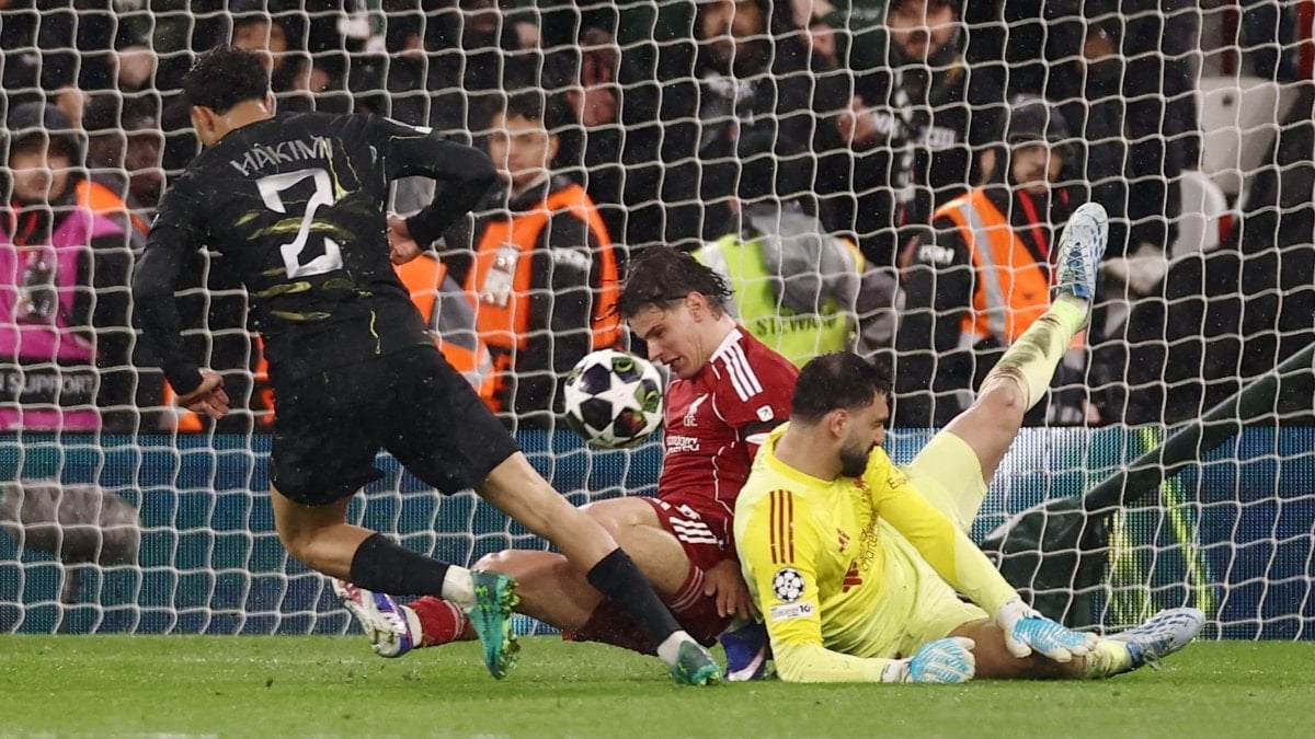 Şampiyonlar Ligi'nde Paris St Germain ve Atletico Madrid yarı finale yükseldi