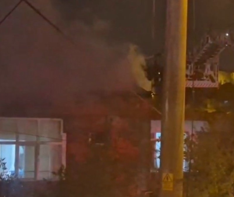 Kocaeli'de çatı katında yangın paniği