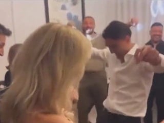 Mert Hakan Yandaş, Cengiz Ünder'in nişanında oynadı