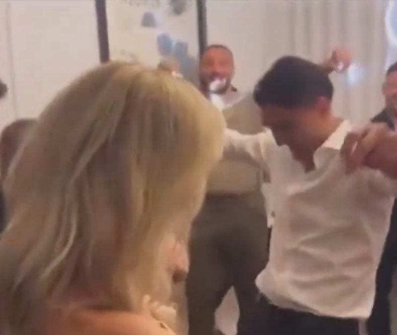 Mert Hakan Yandaş, Cengiz Ünder'in nişanında oynadı