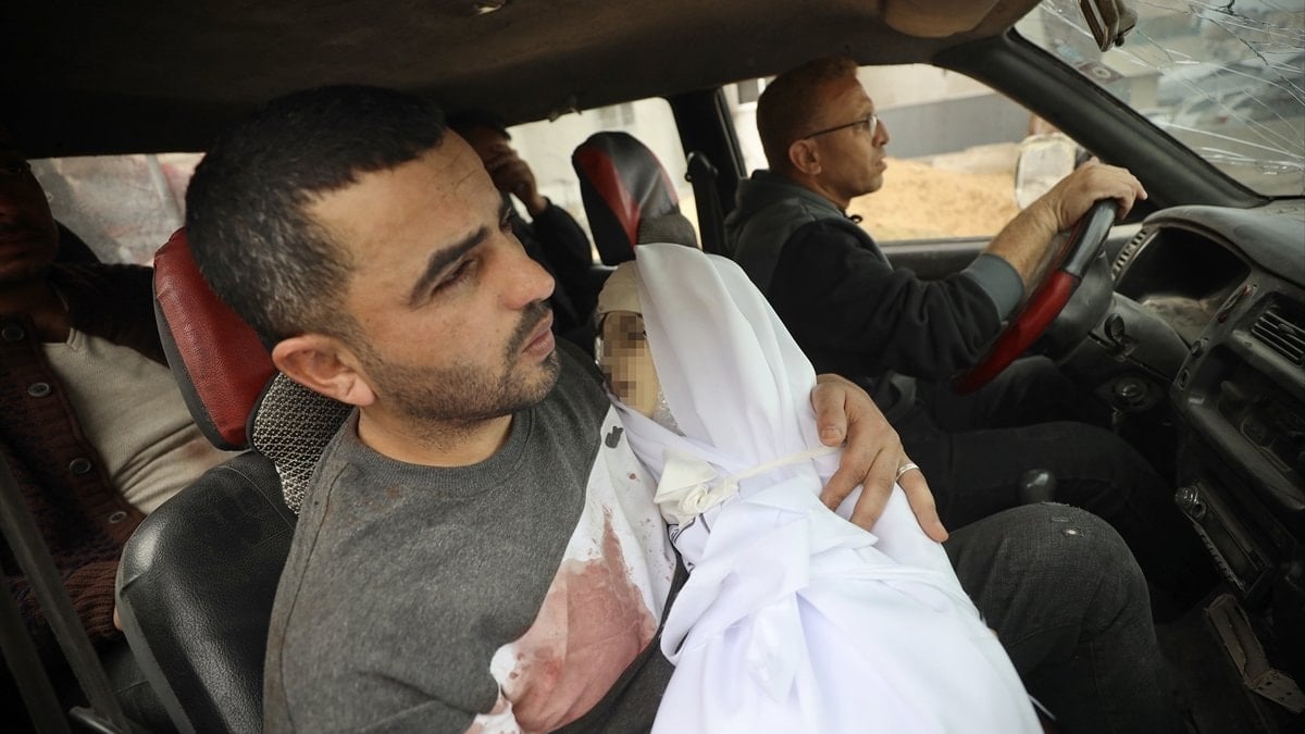 Gazze'de çocuklar ölmeye devam ediyor