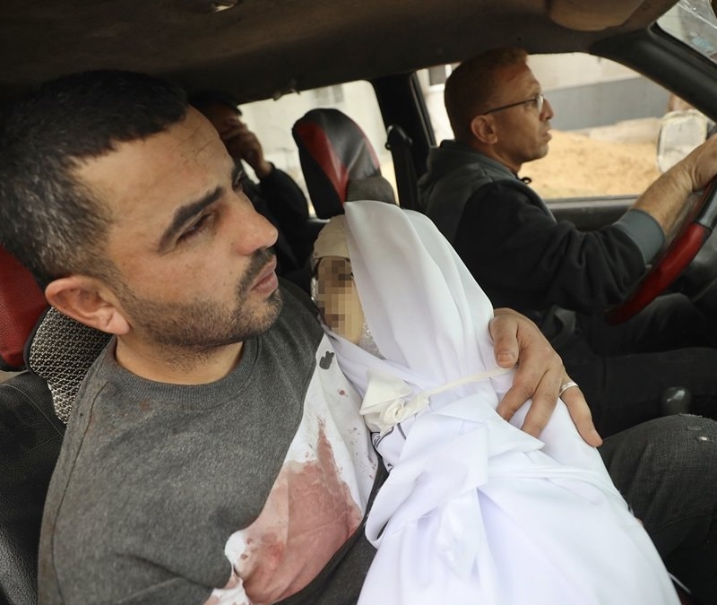 Gazze'de çocuklar ölmeye devam ediyor