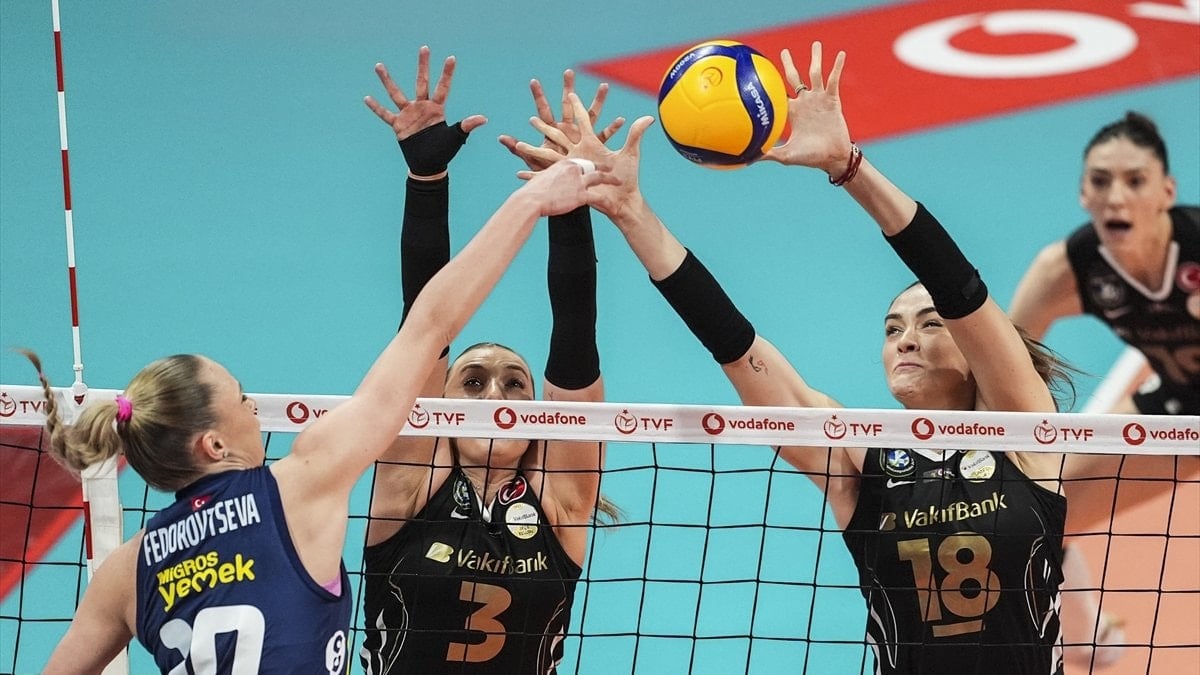 VakıfBank şampiyonluk, Fenerbahçe seriyi uzatmak için sahada