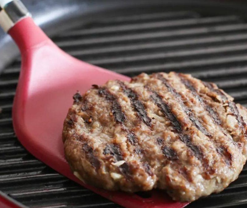 Köfte harcına sıkın, hamburger tadı alın; Restoranlar da böyle yapıyor...