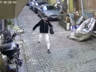 İstanbul'da 3. katına tırmandığı binadan hırsızlık yaptı: Mahalleli arkasından bağırdı