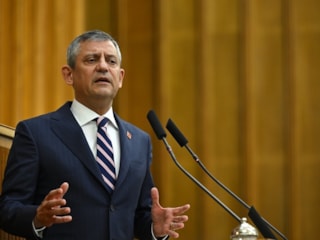 CHP, Avrupa yolunda: Özgür Özel, Ekrem İmamoğlu için tura çıkıyor