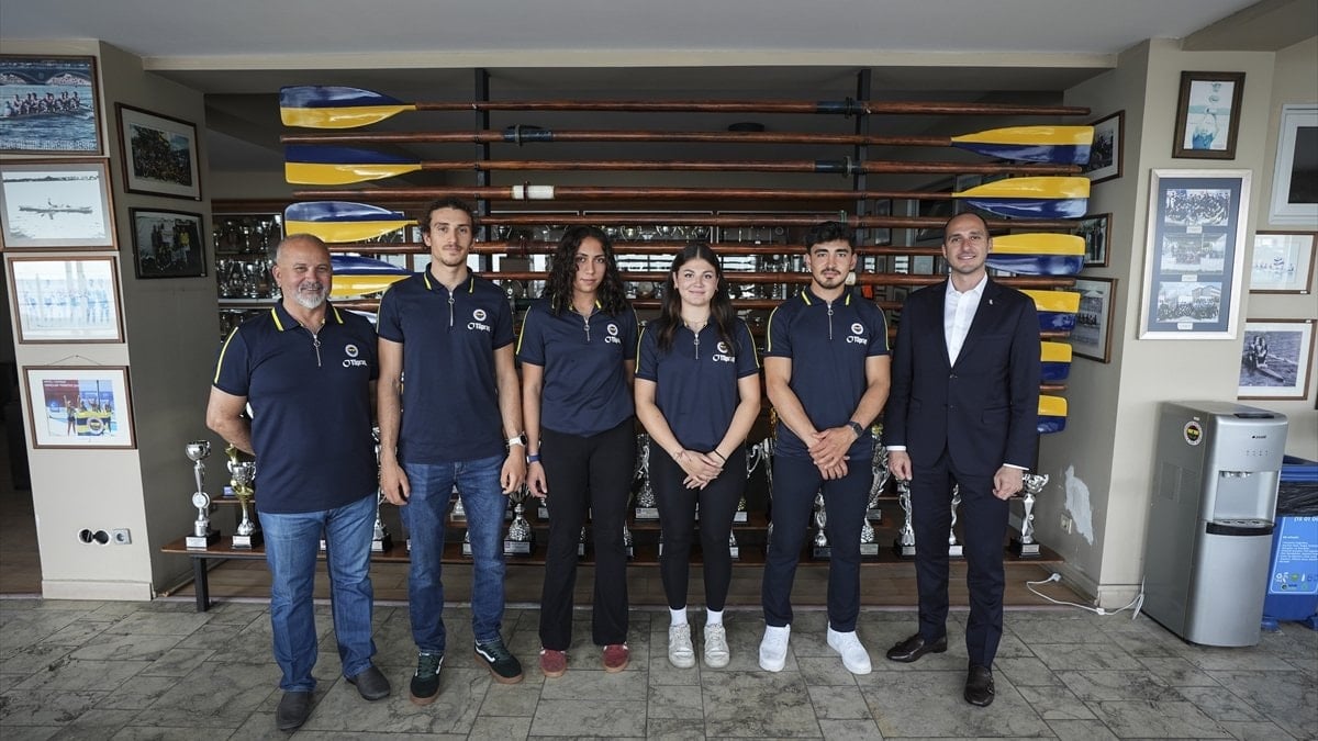 Fenerbahçe Kürek Şubesi'nde şampiyonluk sevinci yaşanıyor