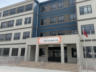 Şanlıurfa ve Kahramanmaraş'tan sonra Mersin: Öğrenci okulda silahla yakalandı