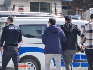 Yalova'da yolda yürüyen kadının fotoğrafını çekti: Meydan dayağı yedi