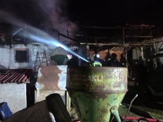 Çorum'da alevlere teslim olan kamyonet kullanılmaz hale geldi