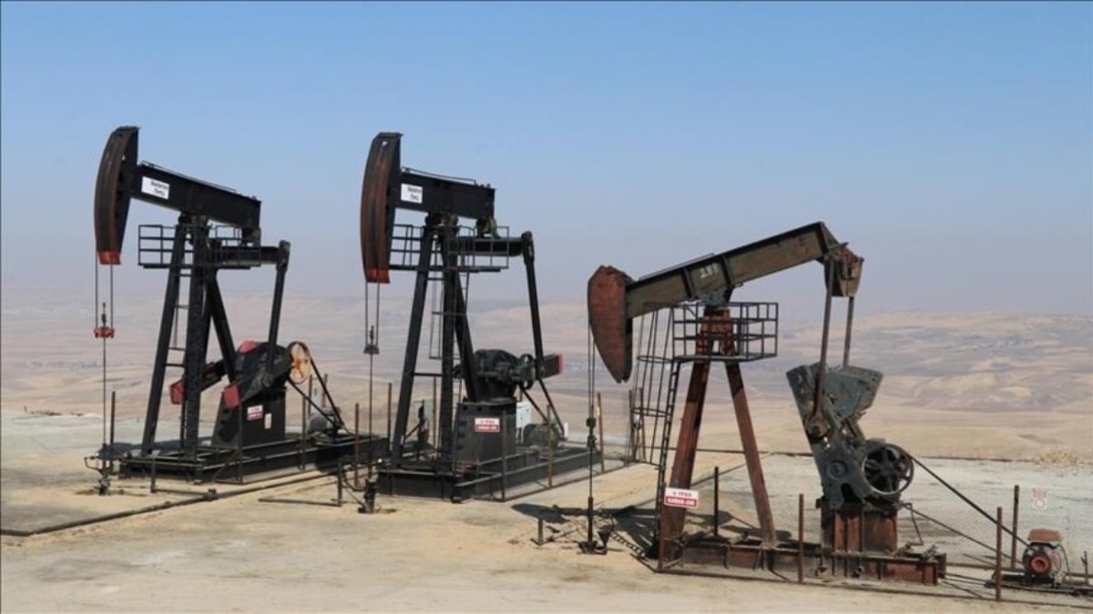 ABD'nin ticari ham petrol stokları 900 bin varil azaldı