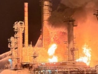 Avustralya'da yüzde 10 yakıt arzına sahip tesiste yangın