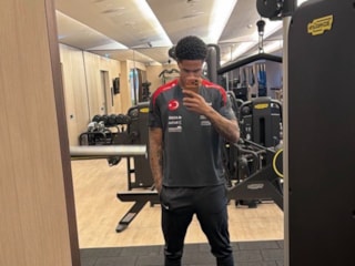 Jayden Oosterwolde, A Milli Takım üstüyle paylaşım yaptı