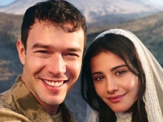 Dizi aşkı gerçek oldu! Aytaç Şaşmaz ve Helin Kandemir aşk yaşıyor
