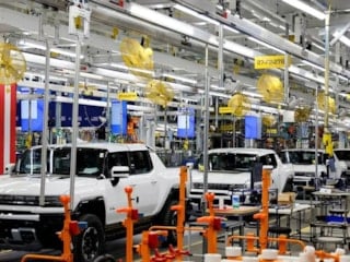 Pentagon, Ford ve GM ile mühimmat üretimi için temasa geçti