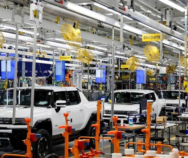 Pentagon, Ford ve GM ile mühimmat üretimi için temasa geçti