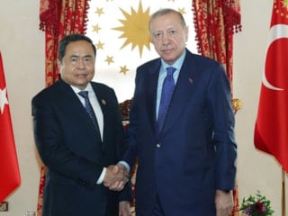 Cumhurbaşkanı Erdoğan'dan diplomasi temasları