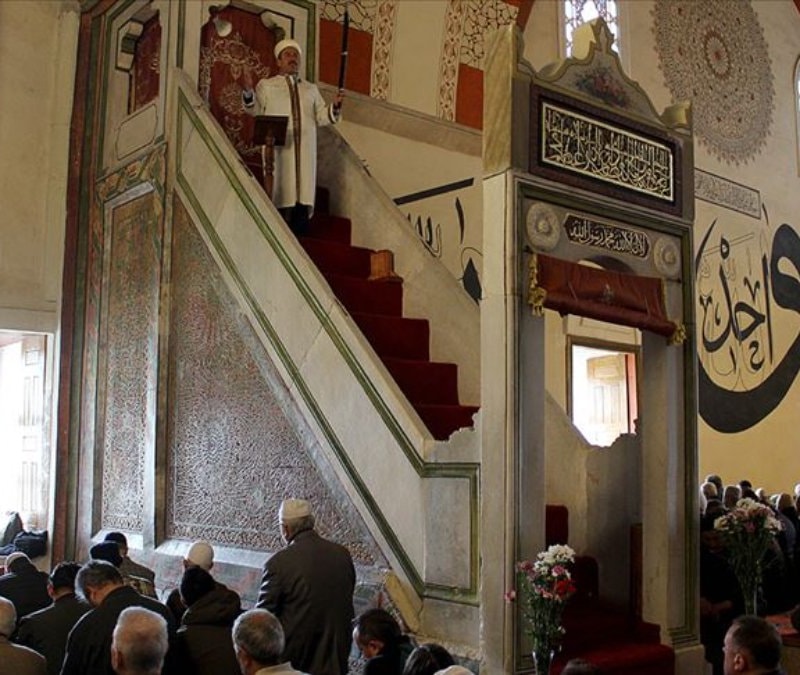 Cuma hutbesinde anne ve babalara 'dijital bağımlılık' uyarısı