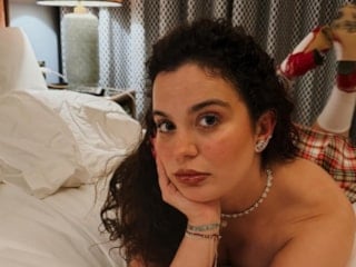 7. ameliyatını oldu! Oyuncu Aslı Bekiroğlu ağlayarak paylaşım yaptı