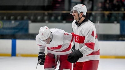 Türkiye, buz hokeyinde Güney Afrika'ya şans tanımadı