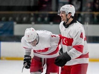 Türkiye, buz hokeyinde Güney Afrika'ya şans tanımadı