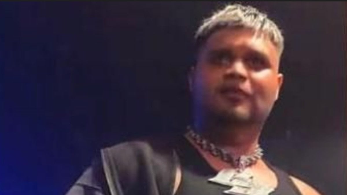 Rapçi Lvbel C5'ten slogan açıklaması: Cumhurbaşkanı'na hürmeti olan biriyim