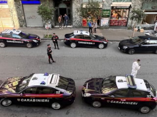 İtalya'da film gibi banka soygunu: Rehineler serbest, hırsızlar gizli bir delikten kaçtı