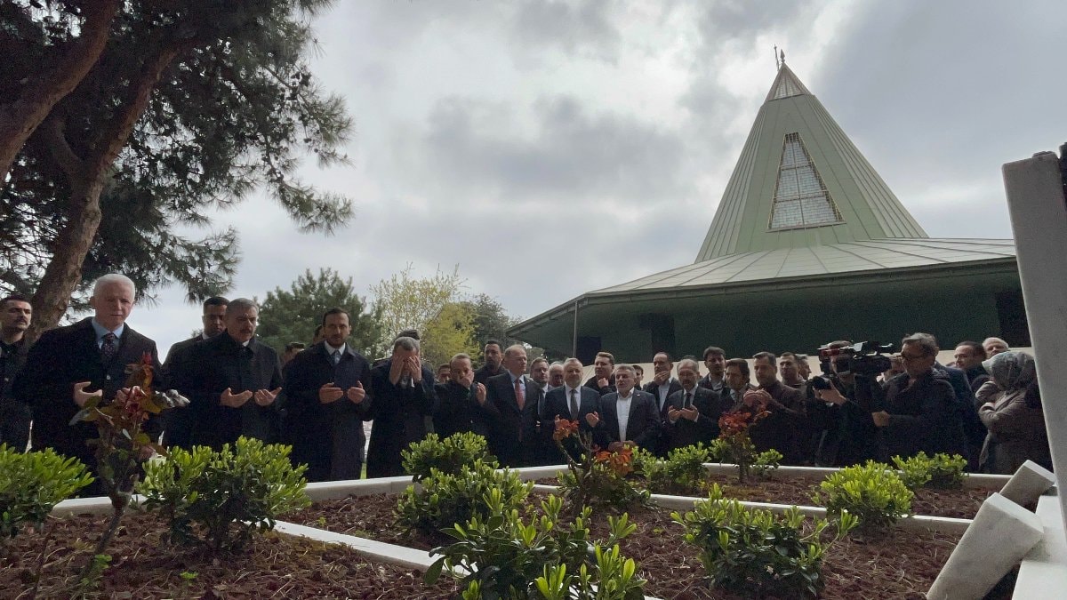 Turgut Özal, vefatının 33. yıl dönümünde kabri başında anıldı